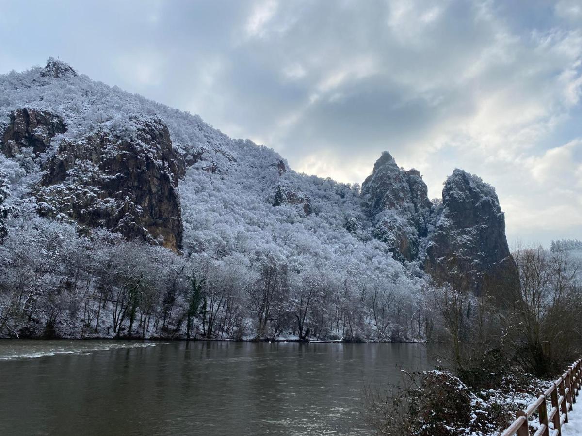 Ferienhaus Am Fluss. Baubiologisch Renoviert. บาดครอยซ์นาค ภายนอก รูปภาพ